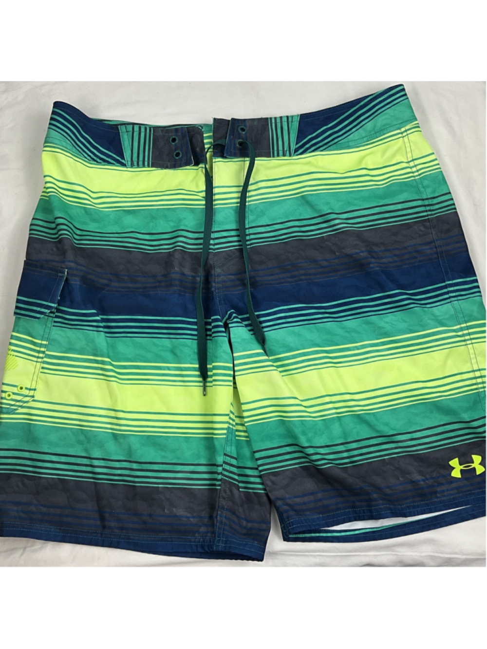 Under Armour Board Shorts Mens 38 Green Striped HeatGear Loose Fit Swim Trunks